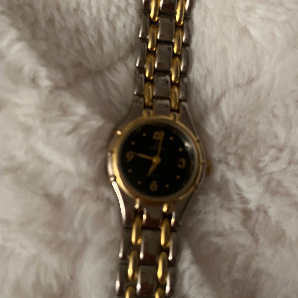 80’s FENDI TWO TONE
WATCH - Picture 6 of 8